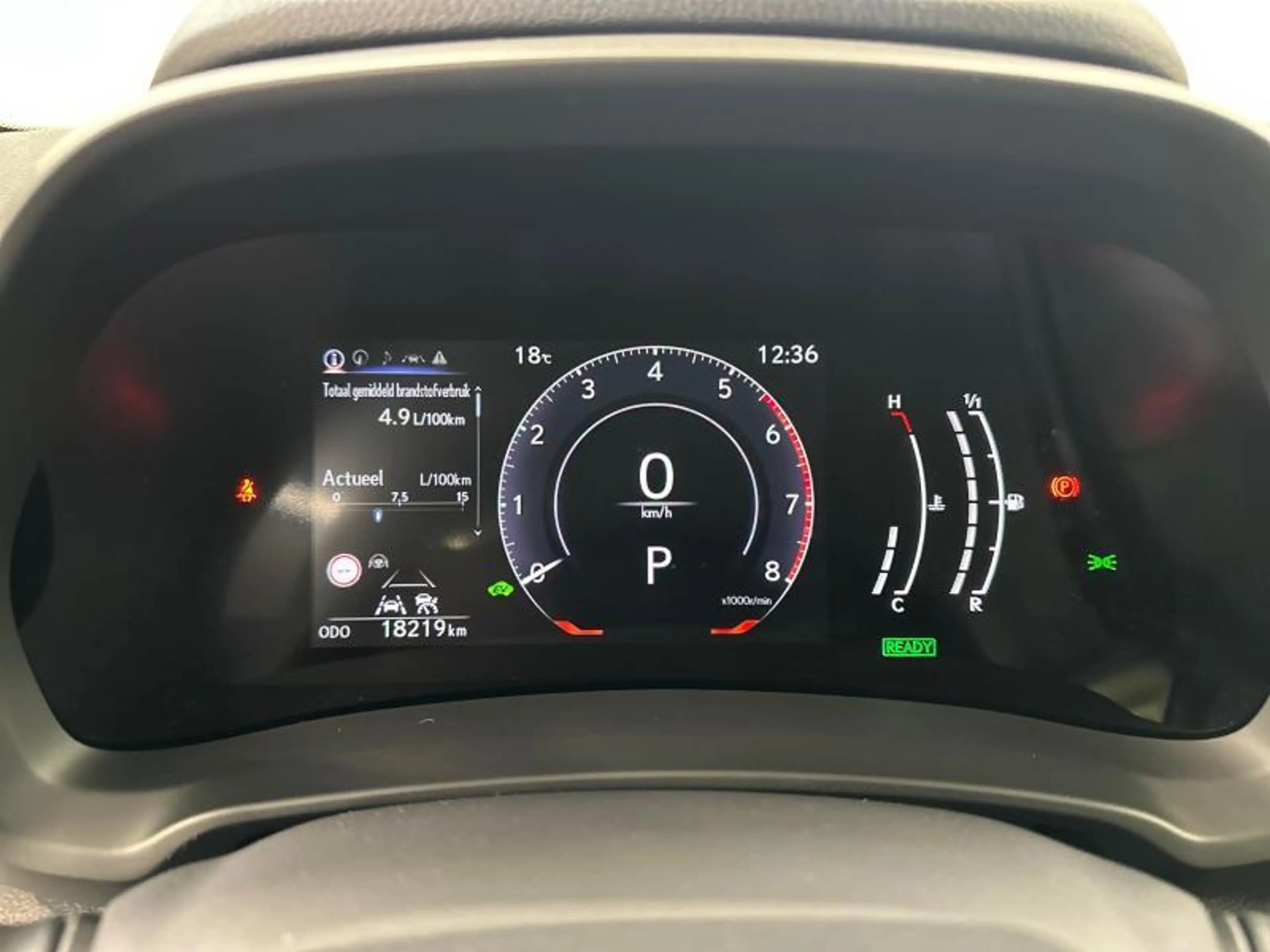 Lexus LBX 136hp HEV Base | carplay | camera — photo 12