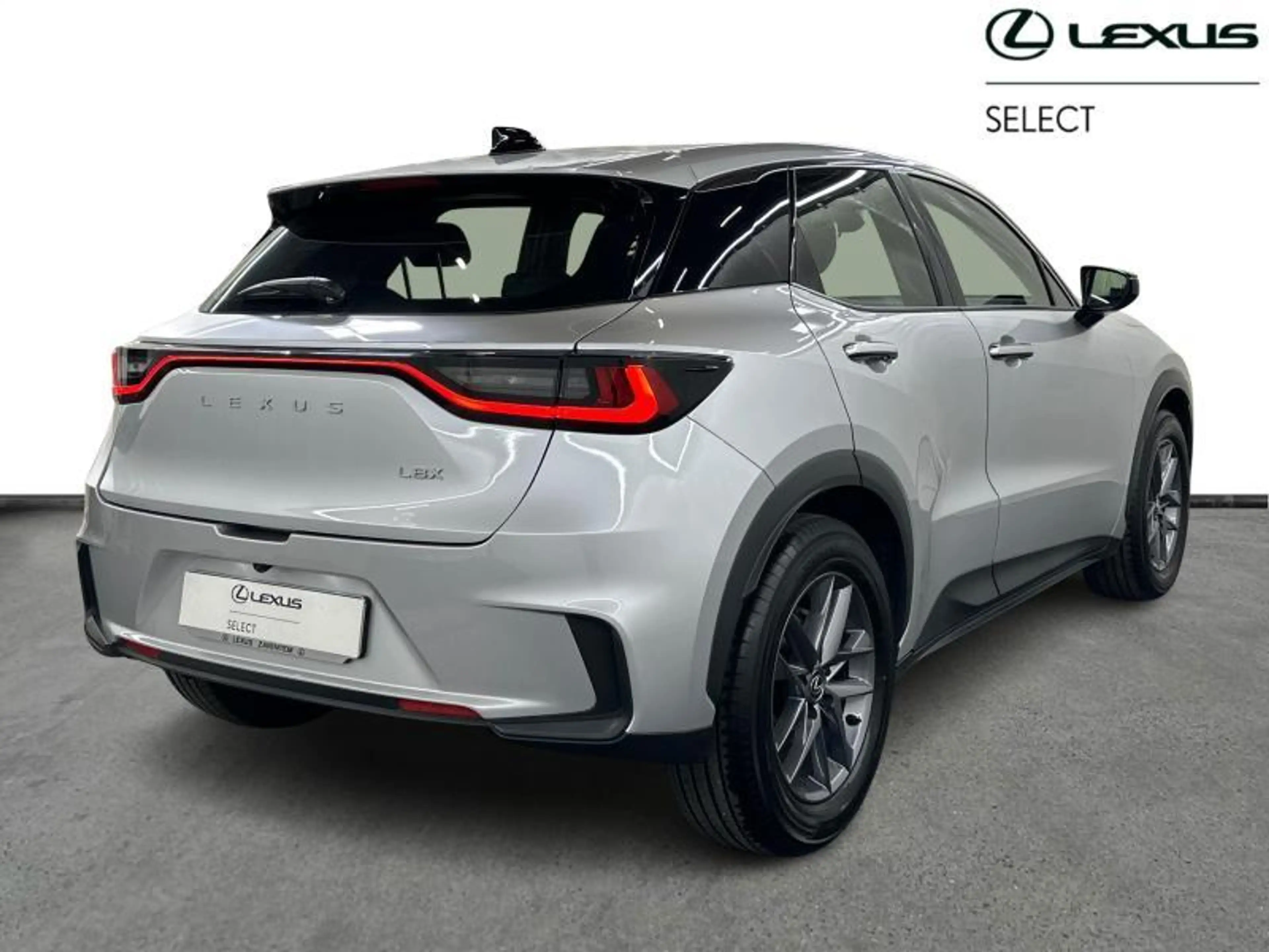 Lexus LBX 136hp HEV Base | carplay | camera — photo 15