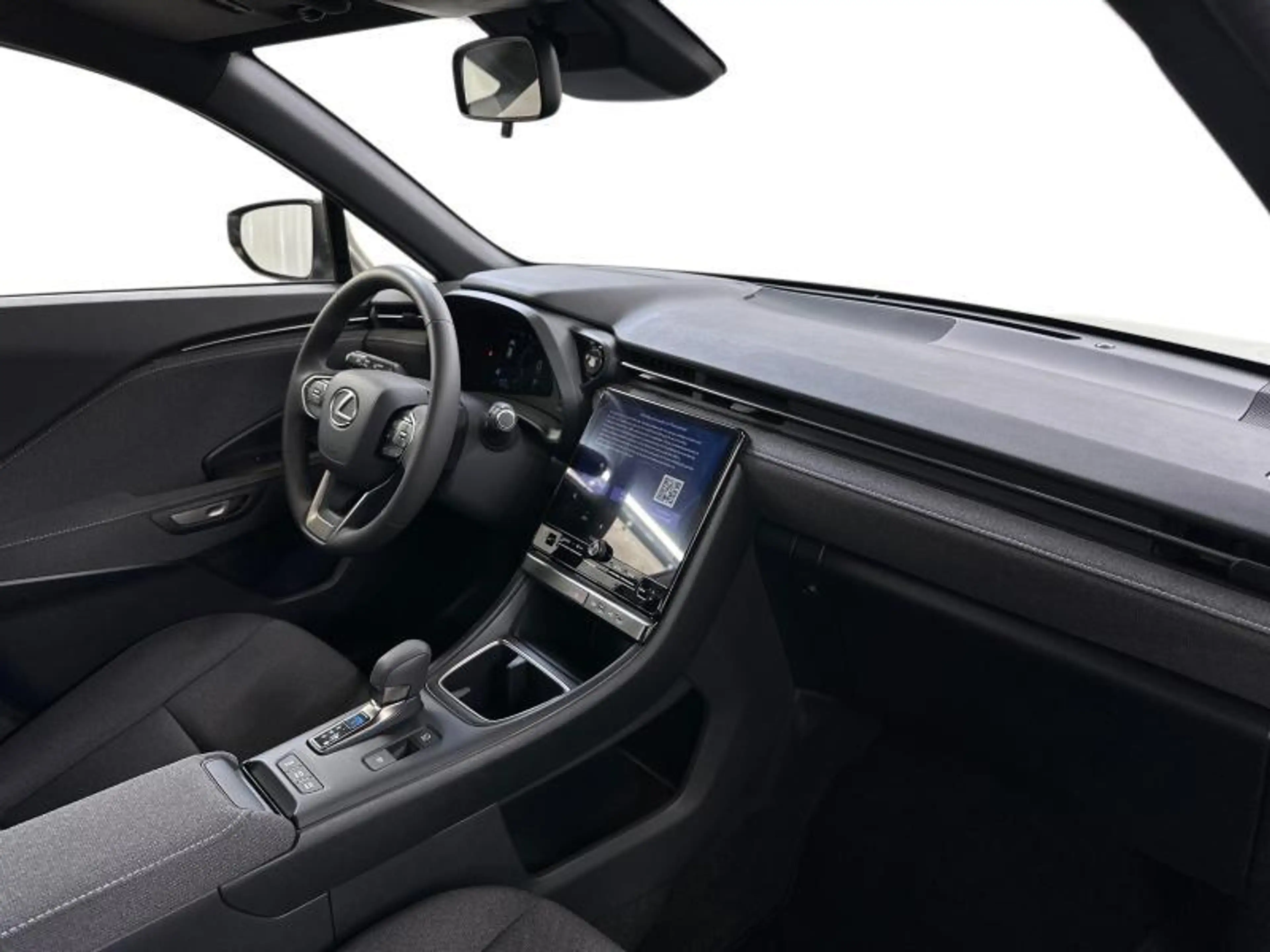 Lexus LBX 136hp HEV Base | carplay | camera — photo 6