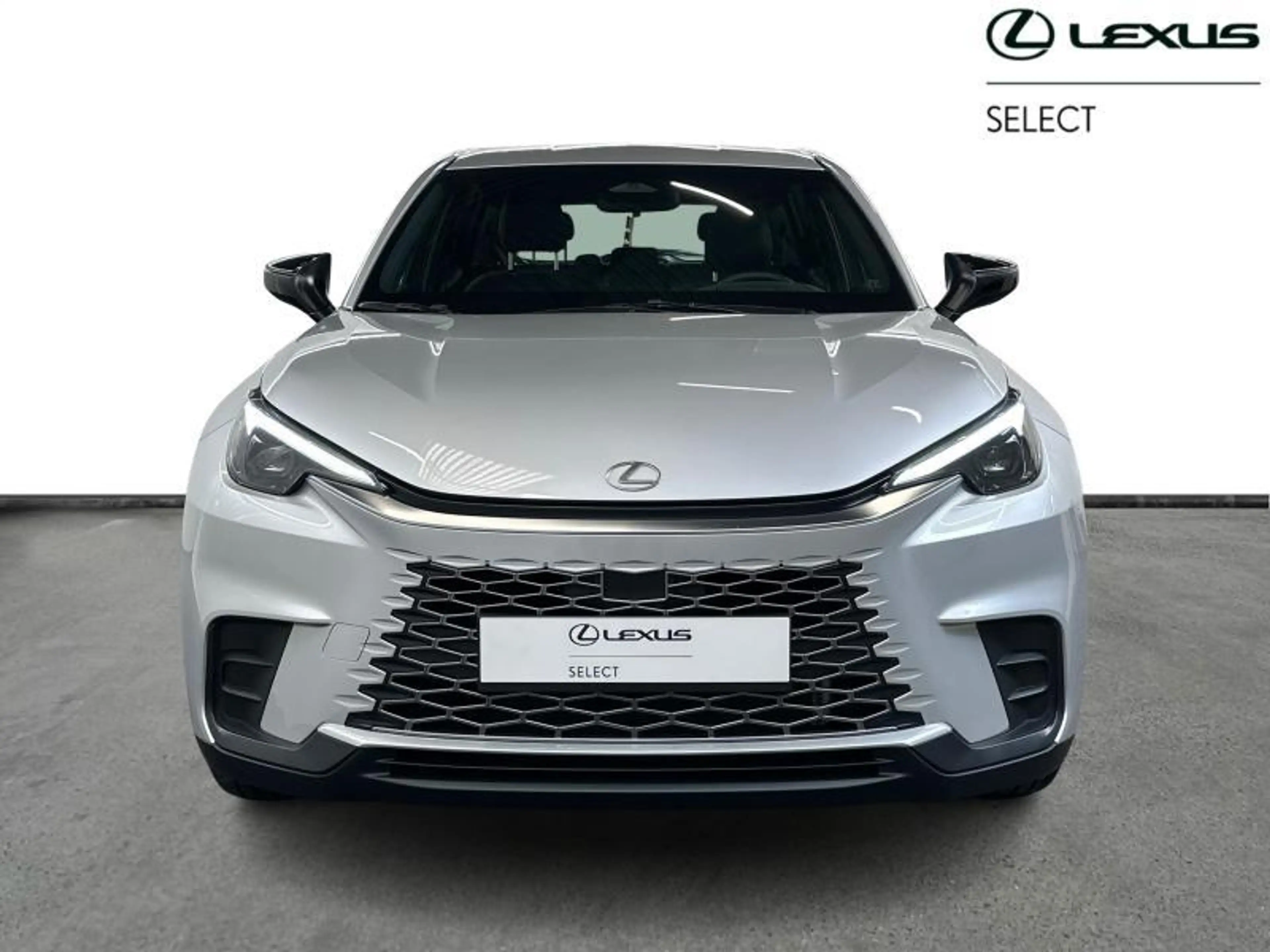Lexus LBX 136hp HEV Base | carplay | camera — photo 5