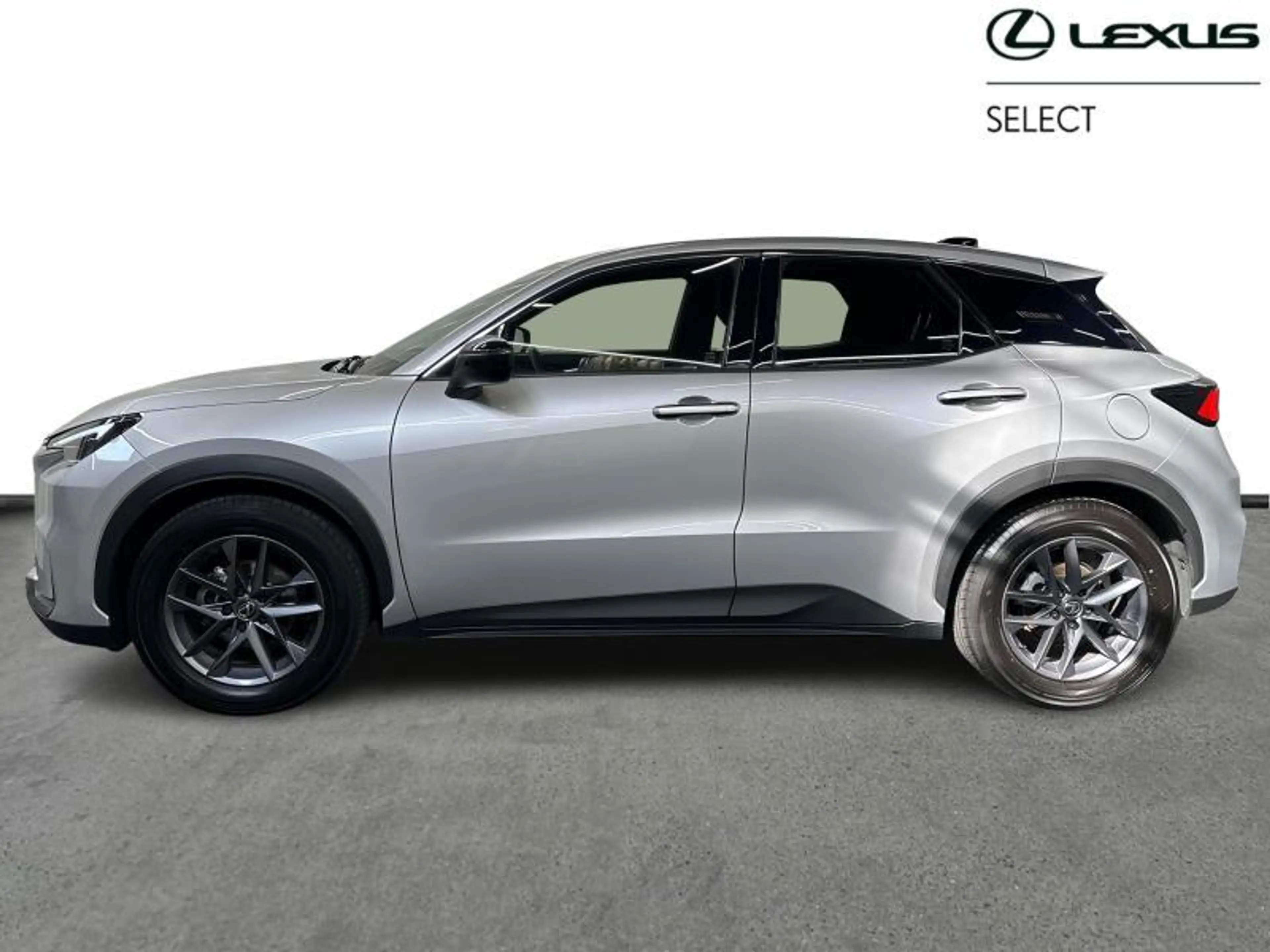 Lexus LBX 136hp HEV Base | carplay | camera — photo 3