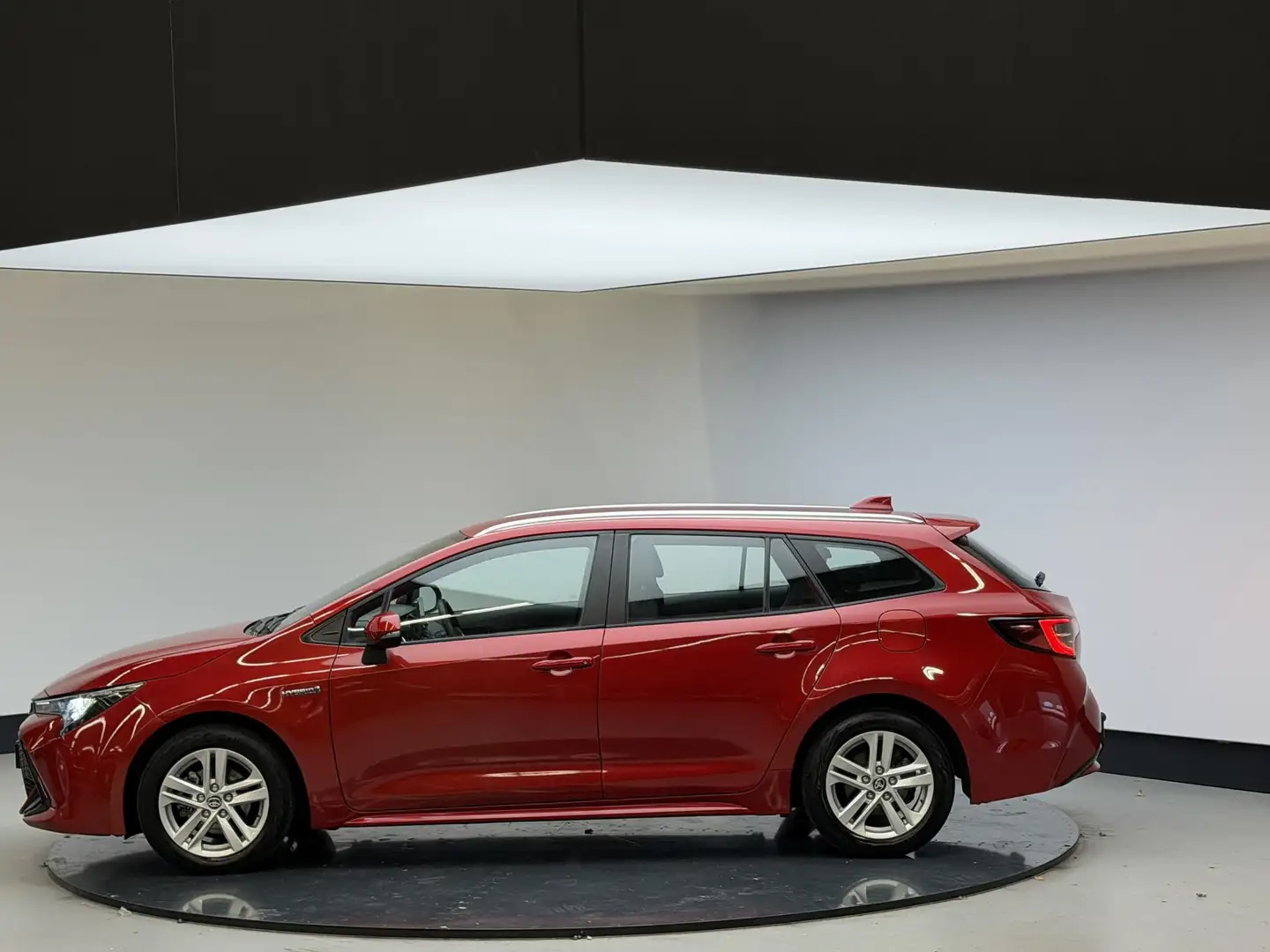 Toyota Corolla Touring Sports 1.8 Hybrid Business Apple Carplay | Rood - 2
