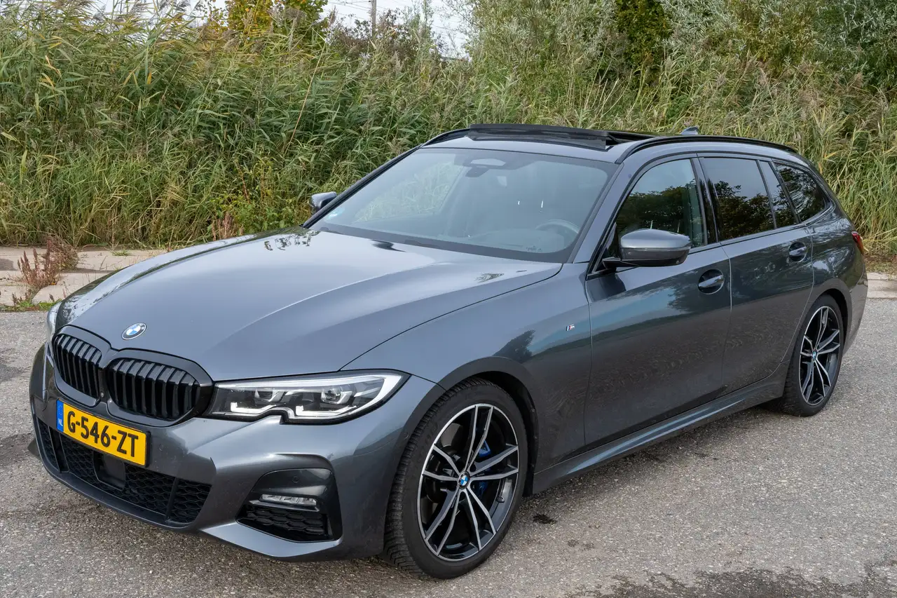 BMW 330