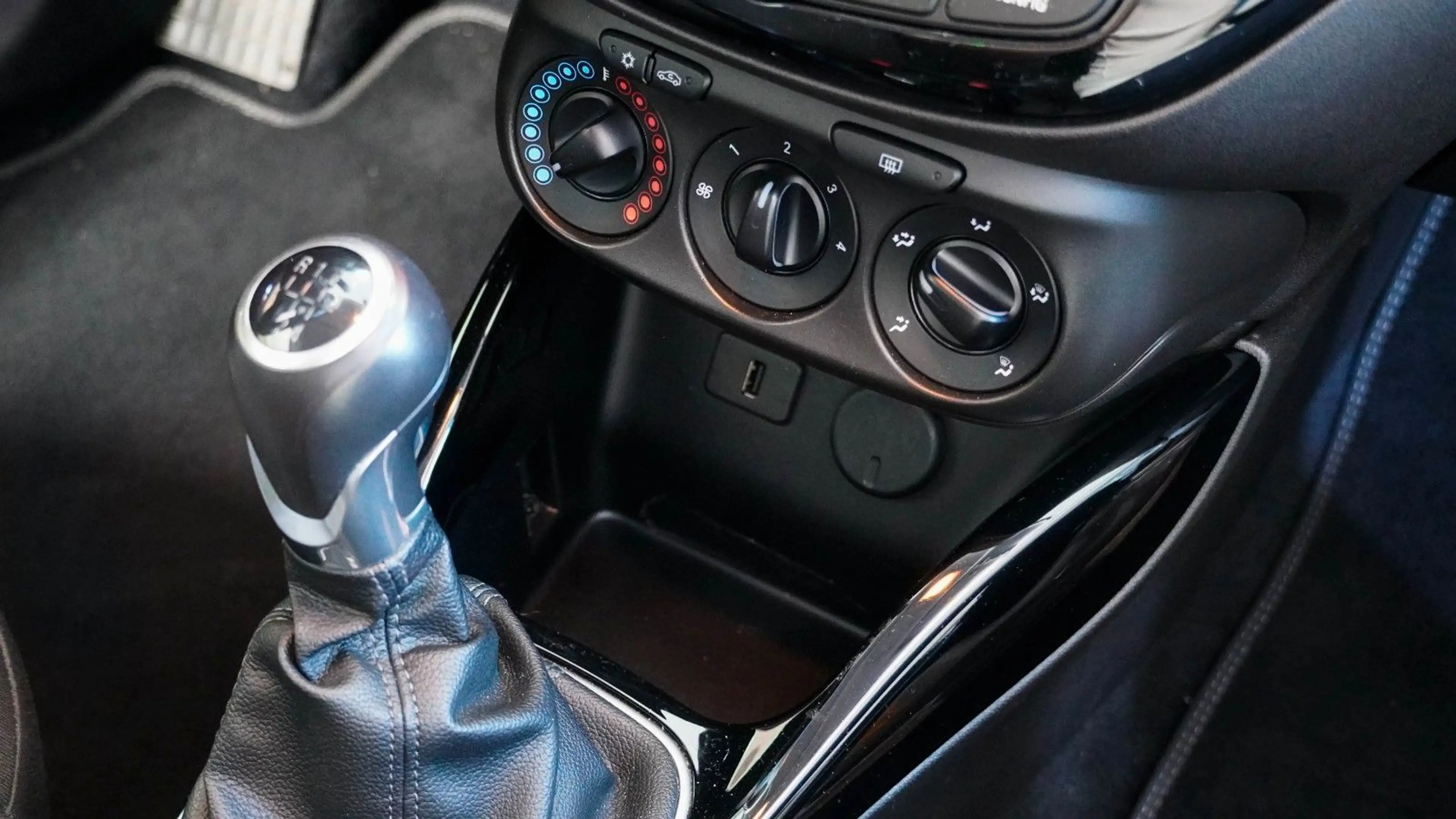 Opel Adam Jam Sport — photo 11