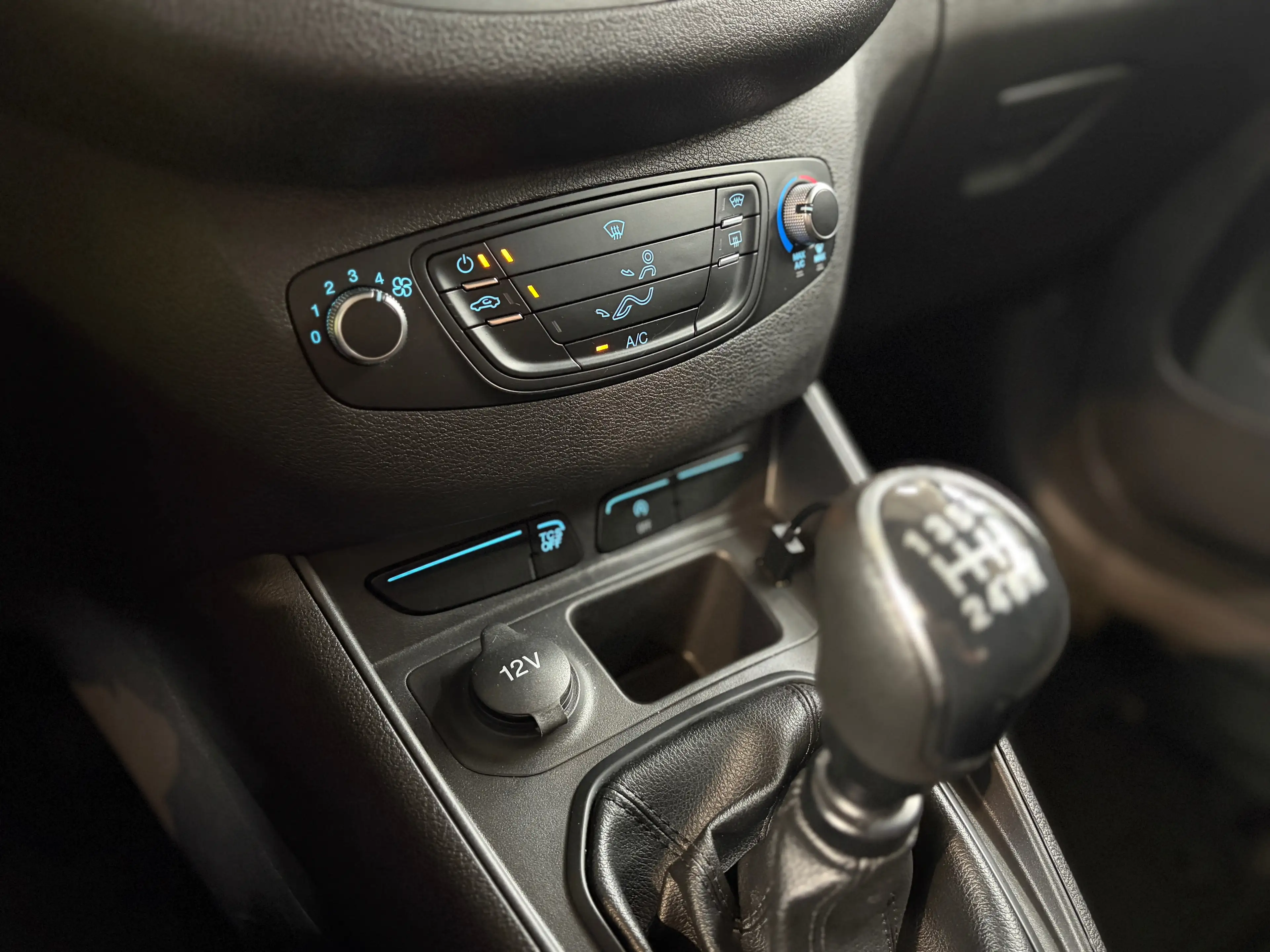 Ford Transit Courier 1.0 EcoBoost Trend S/S — photo 10