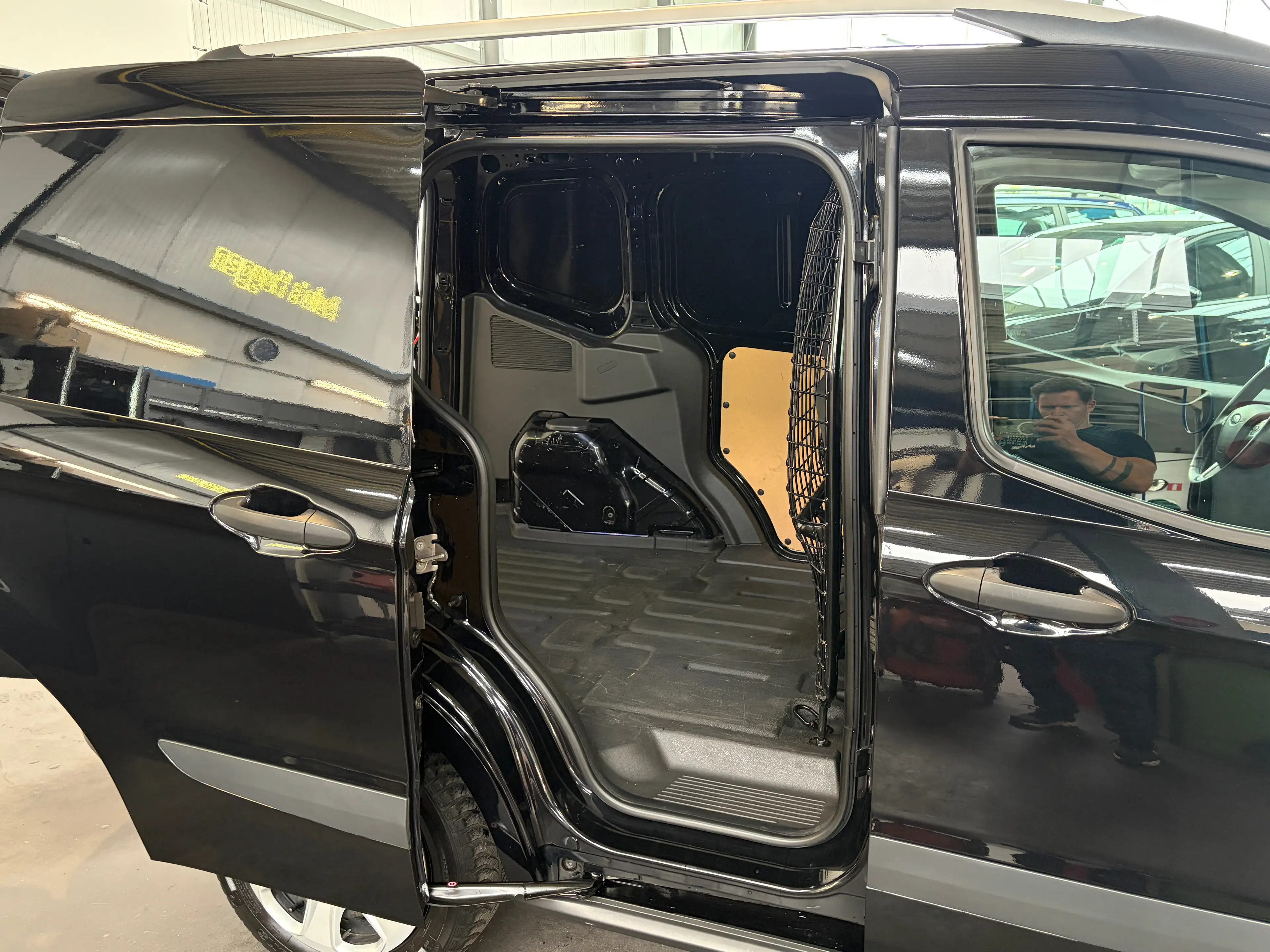 Ford Transit Courier 1.0 EcoBoost Trend S/S — photo 6