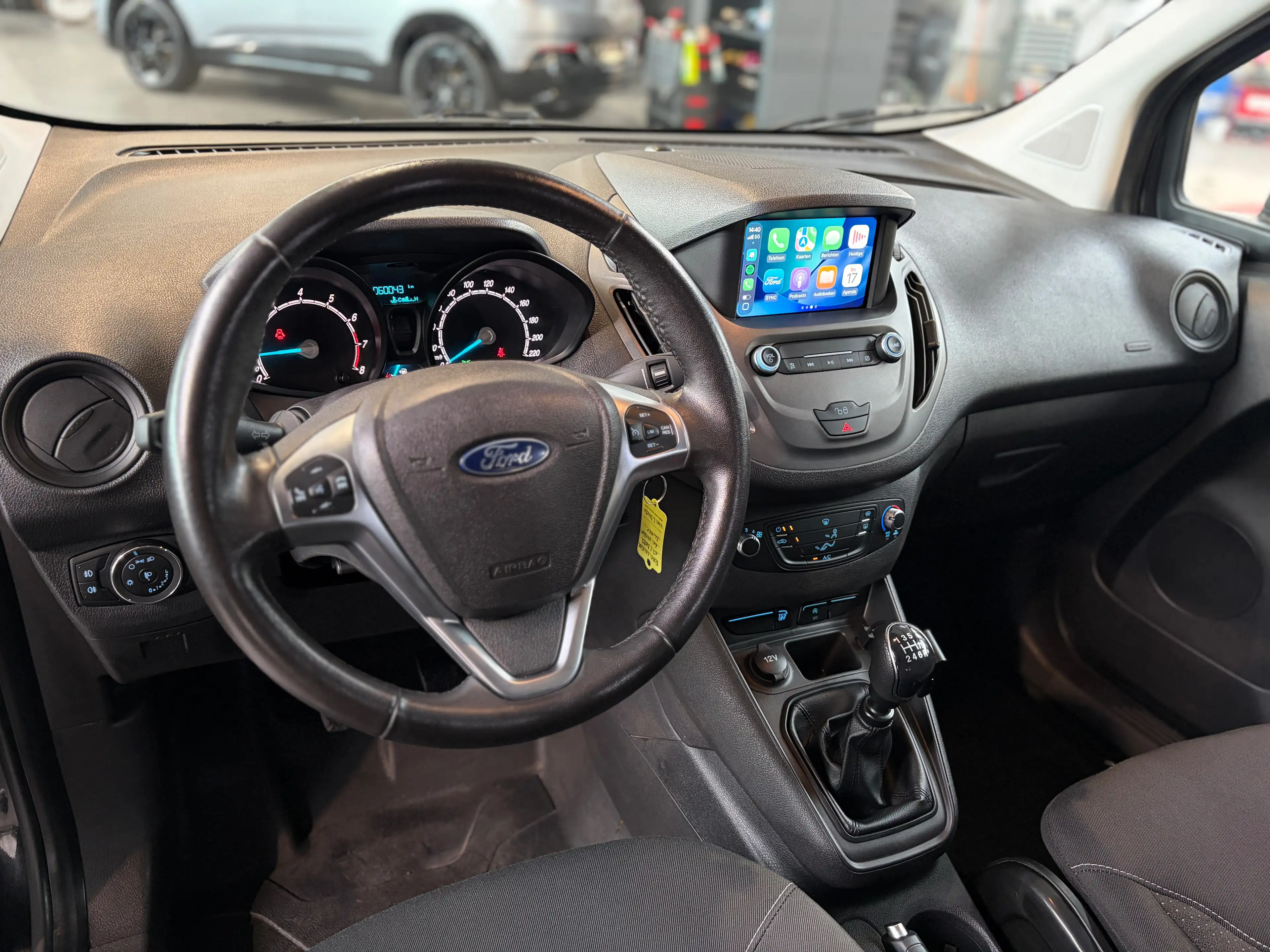 Ford Transit Courier 1.0 EcoBoost Trend S/S — photo 9