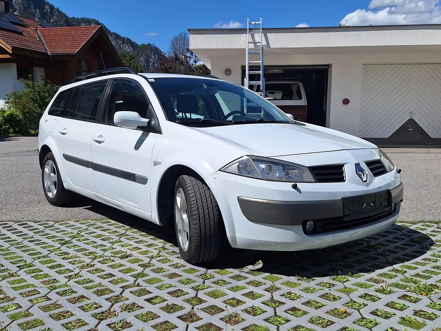 Renault Megane Mégane Grandtour Dynamique Komf. 1,9 dCi Dynamique Komfort Weiß - 1