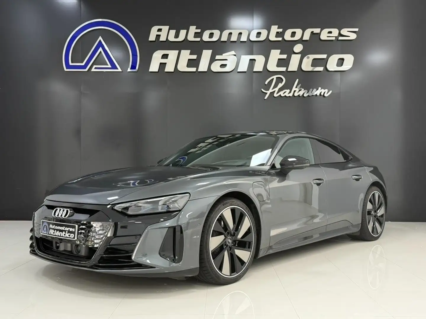 Audi e-tron GT 60 quattro 350kW (476CV) Grau - 1