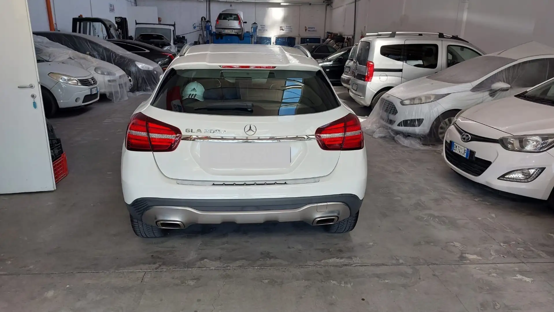 Mercedes-Benz GLA 200 d Night Edition auto - 2