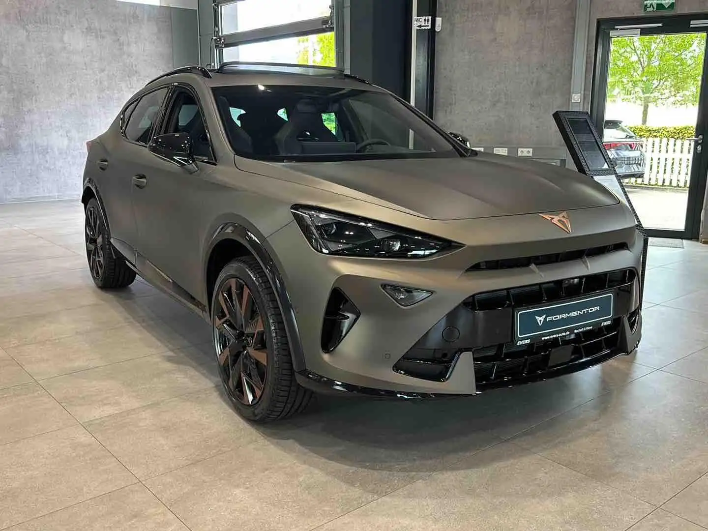 CUPRA Formentor VZ 1.5 e-Hybrid AHK MATRIX COPPER PANO Bronze - 2