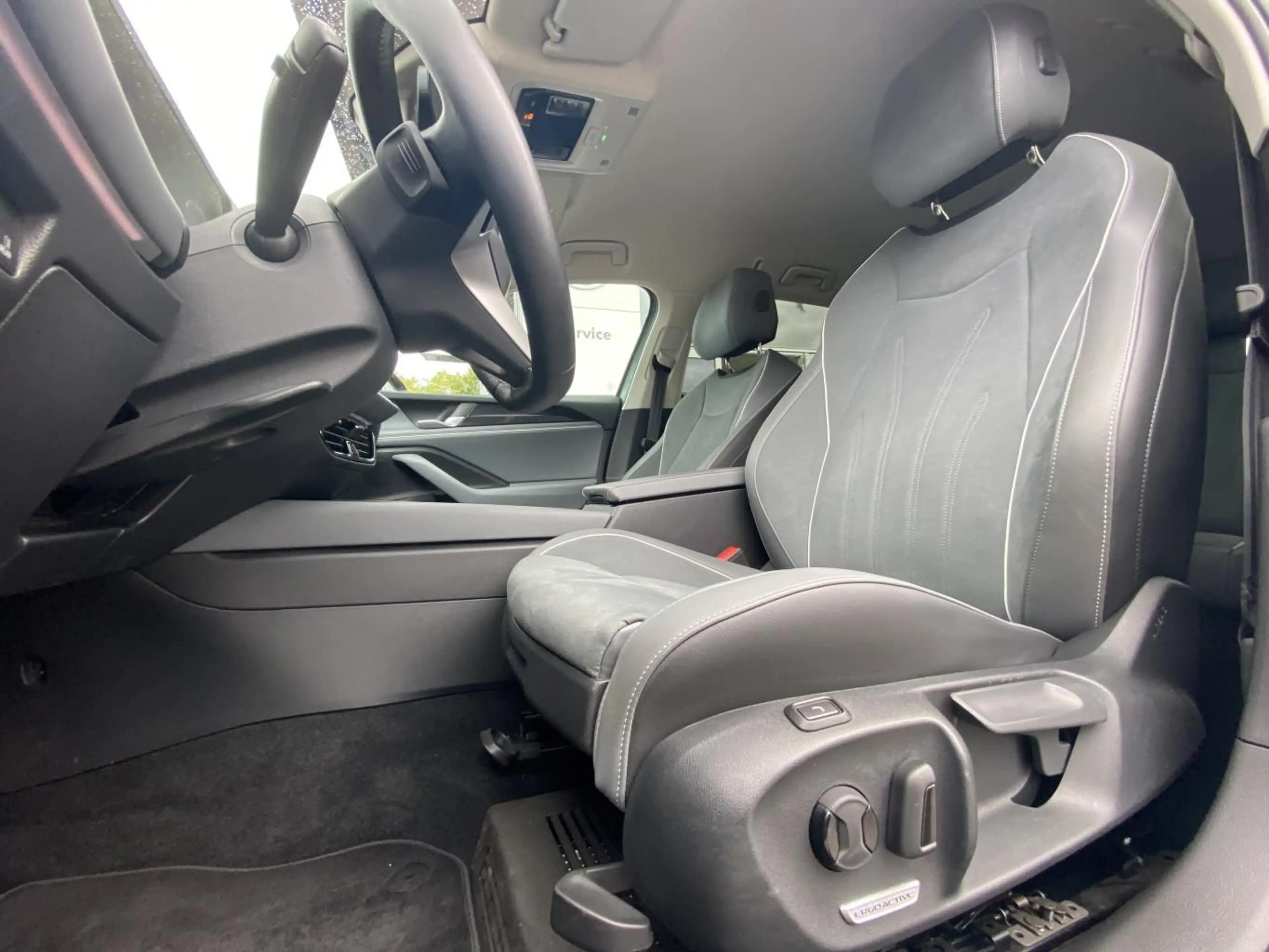Volkswagen Passat Variant 1.5 eTSI DSG Business STANDHEIZUN — photo 8