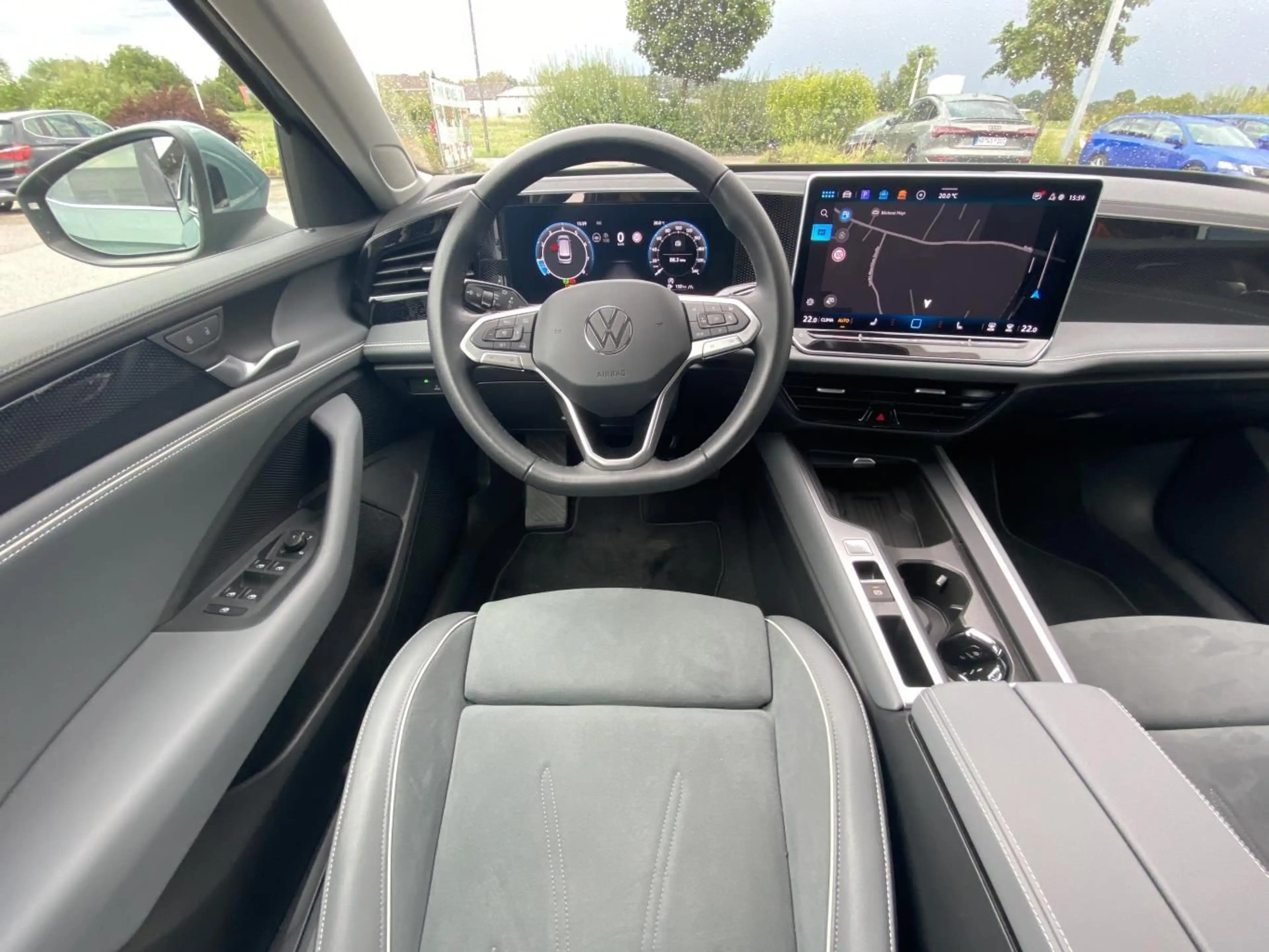 Volkswagen Passat Variant 1.5 eTSI DSG Business STANDHEIZUN — photo 12