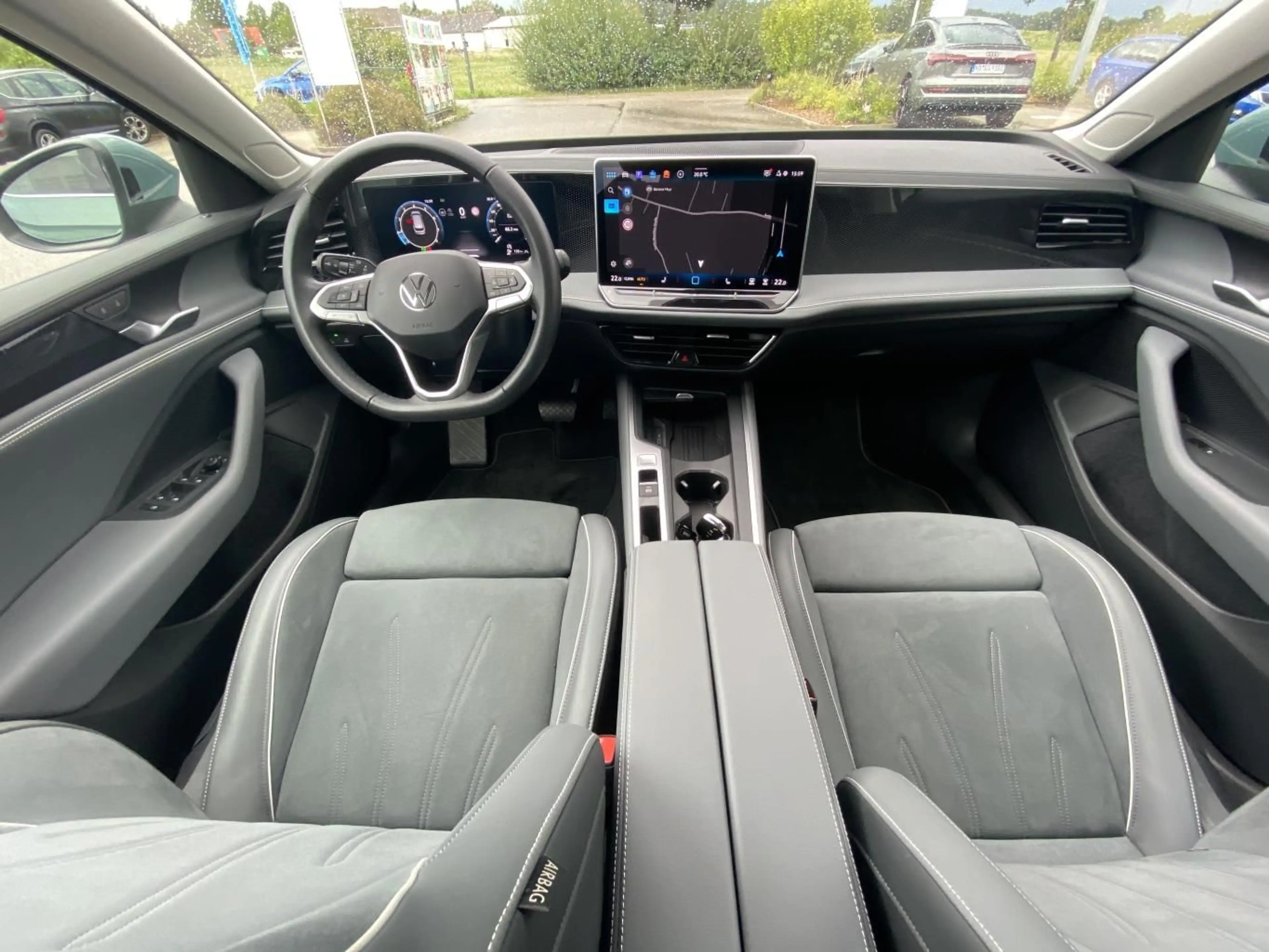 Volkswagen Passat Variant 1.5 eTSI DSG Business STANDHEIZUN — photo 13