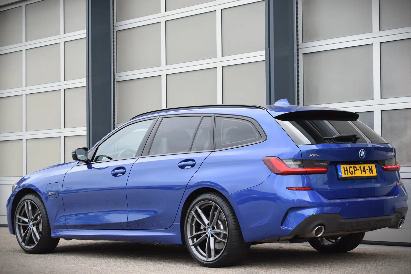 BMW 330 3-serie Touring 330e xDrive M-Sport 19 inch | Tops Azul - 2