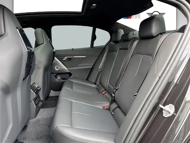 BMW M5 Limousine Driving/Parking Assistant Prof. | AHK | Ansicht 11