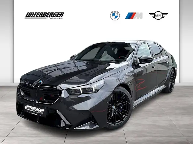 BMW M5 Limousine Driving/Parking Assistant Prof. | AHK | Ansicht 1