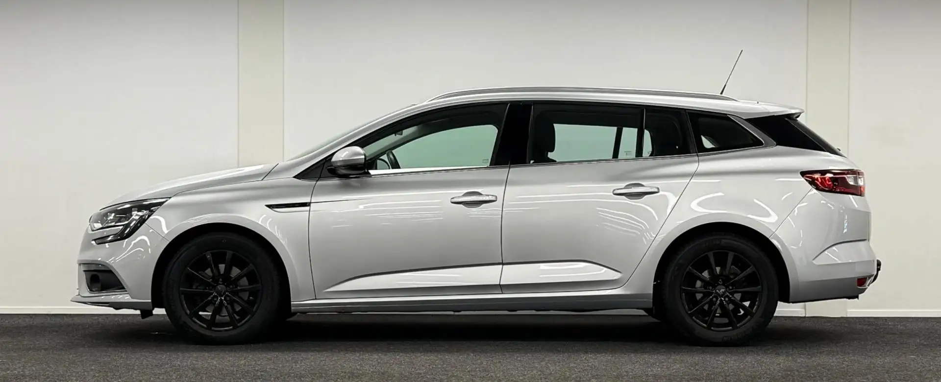 Renault Megane Estate 1.5 dCi Zen*NieuwModel*Automaat*Trekhaak*Na Gris - 2