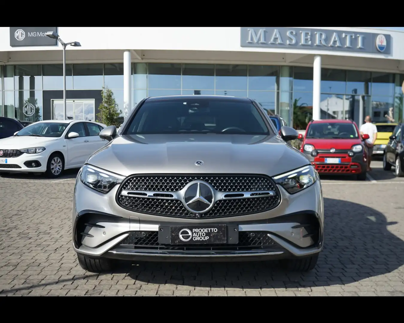 Mercedes-Benz GLC 220 d 4Matic Mild hybrid Coupé AMG Line Premium Grau - 2