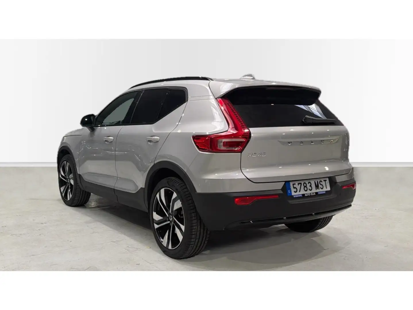 Volvo XC40 B3 Plus Aut. Plateado - 2