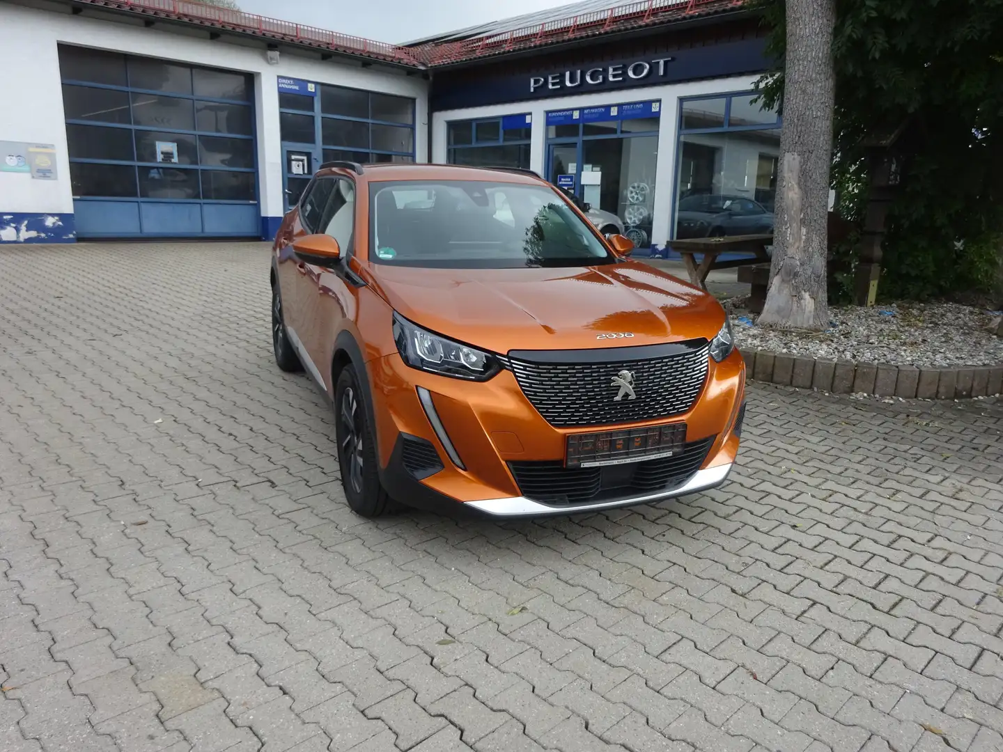 Peugeot 2008 Allure/Klima/Navi/PDC v+h/Kamera h./SHZ vorne Bronce - 1