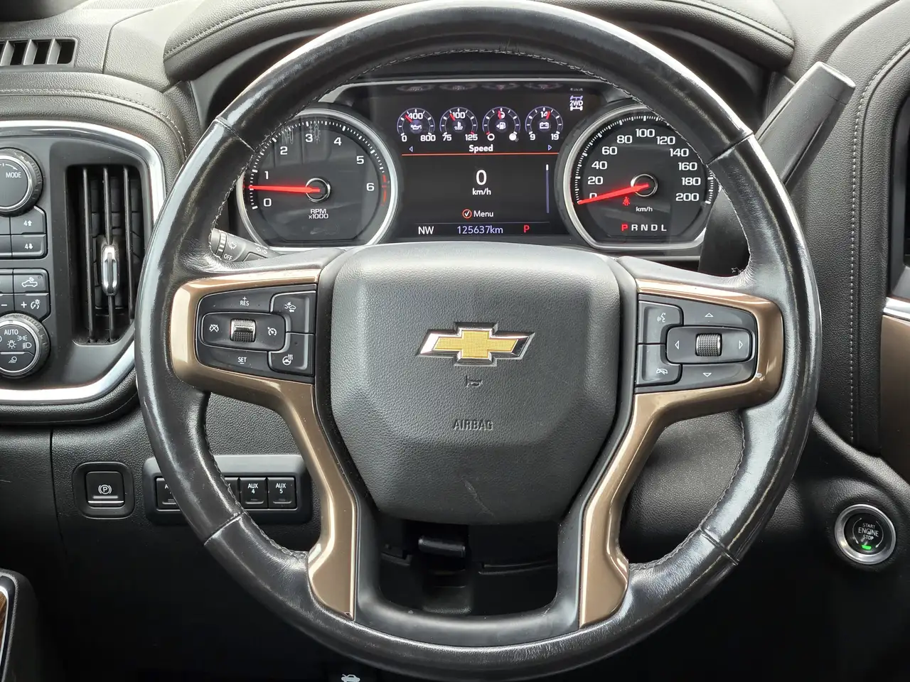 Chevrolet Silverado 2500 снимка Chevrolet Silverado 2500