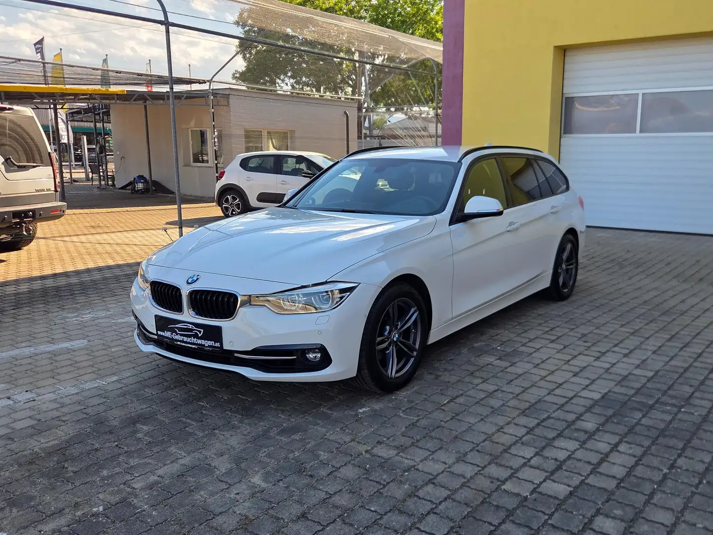 BMW 318 318 i Sport Line/*TEMP/KAMERA/E-KLAPPE/LED/NAV/* Weiß - 2