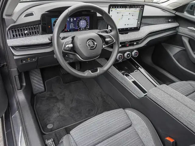 Skoda Superb view 9