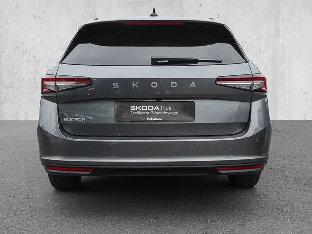 Skoda Superb view 6