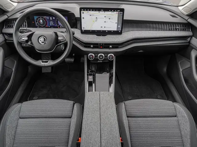 Skoda Superb view 10