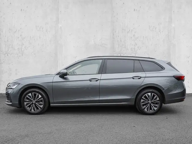 Skoda Superb view 5