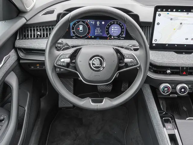 Skoda Superb view 11