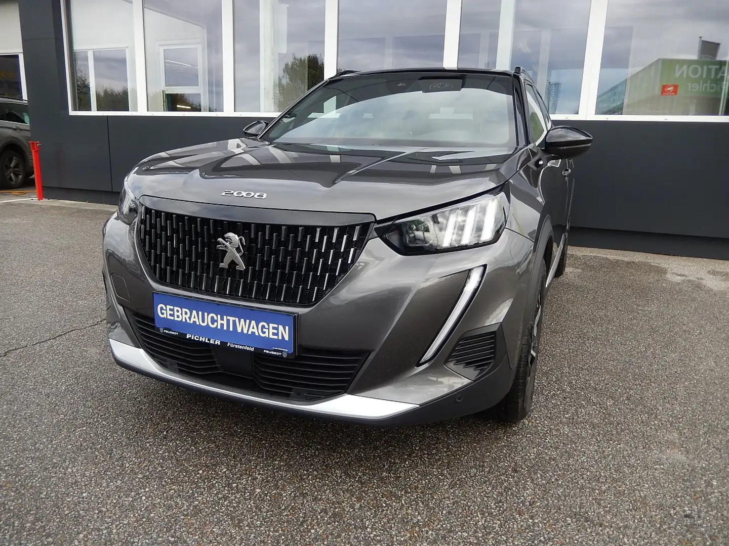 Peugeot 2008 BlueHDi 130 S&S GT EAT8 Grau - 1