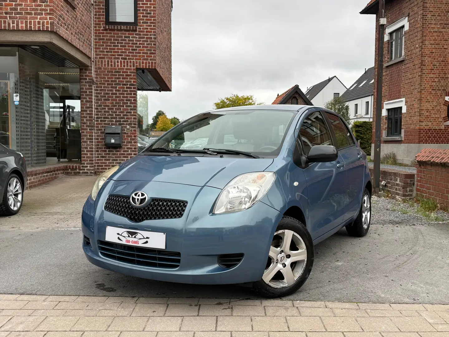 Toyota Yaris 1.0 VVT-i Cool Bleu - 1