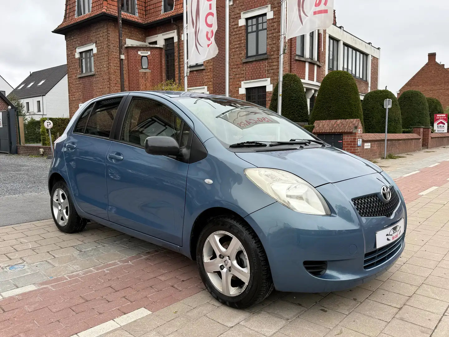 Toyota Yaris 1.0 VVT-i Cool Bleu - 2