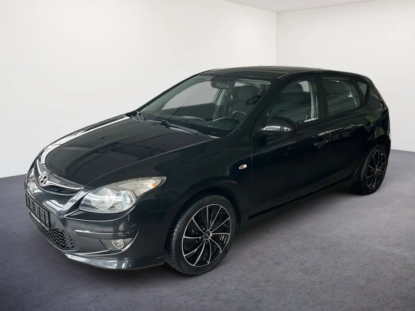 Hyundai i30 1.4 Classic/RADIO/KLIMA/8-FACH Black - 1