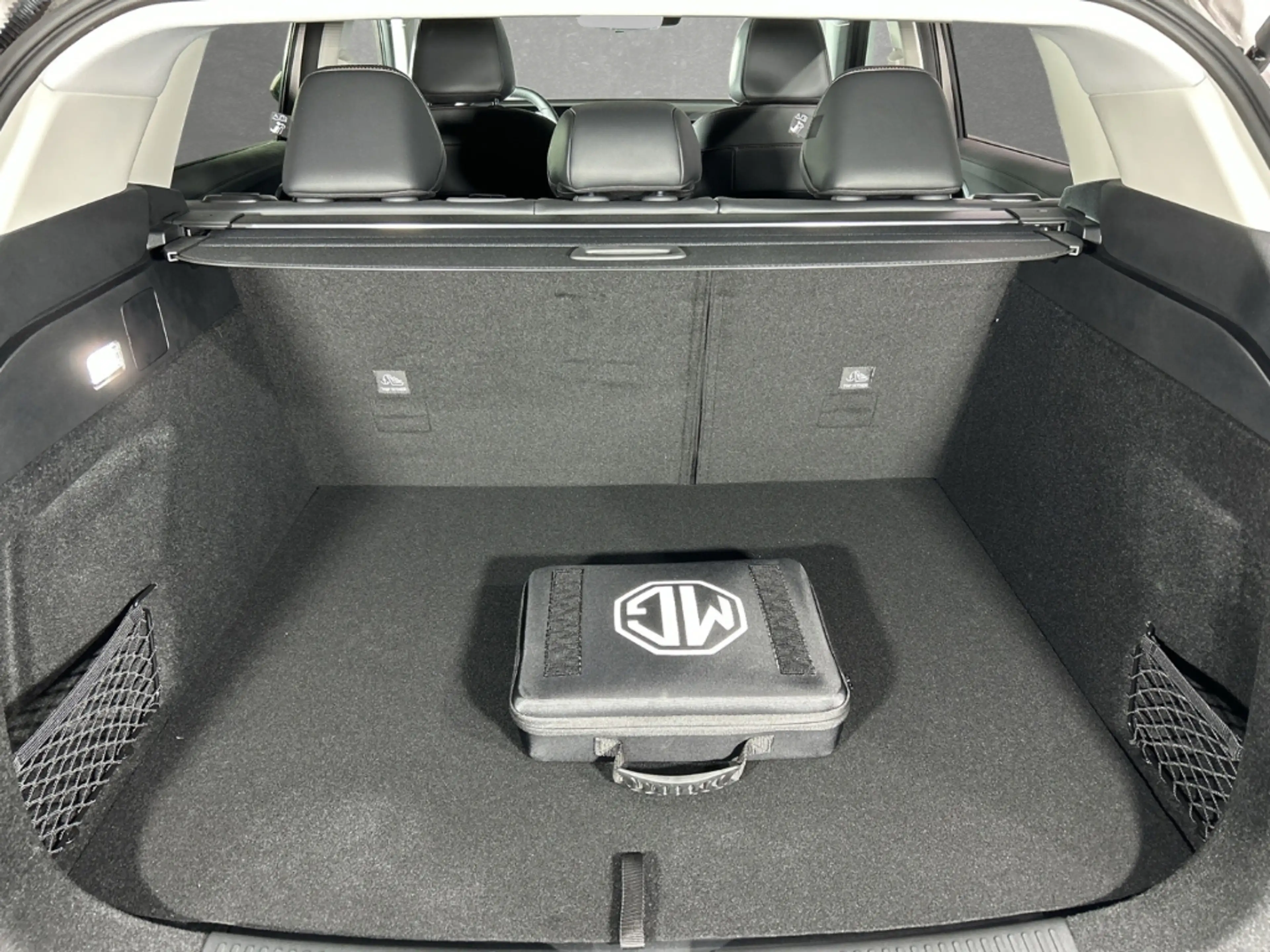 MG EHS Luxury MY25.5 *SHZ* *2Z-Klima* *I-Smart* *CarPlay* — photo 15