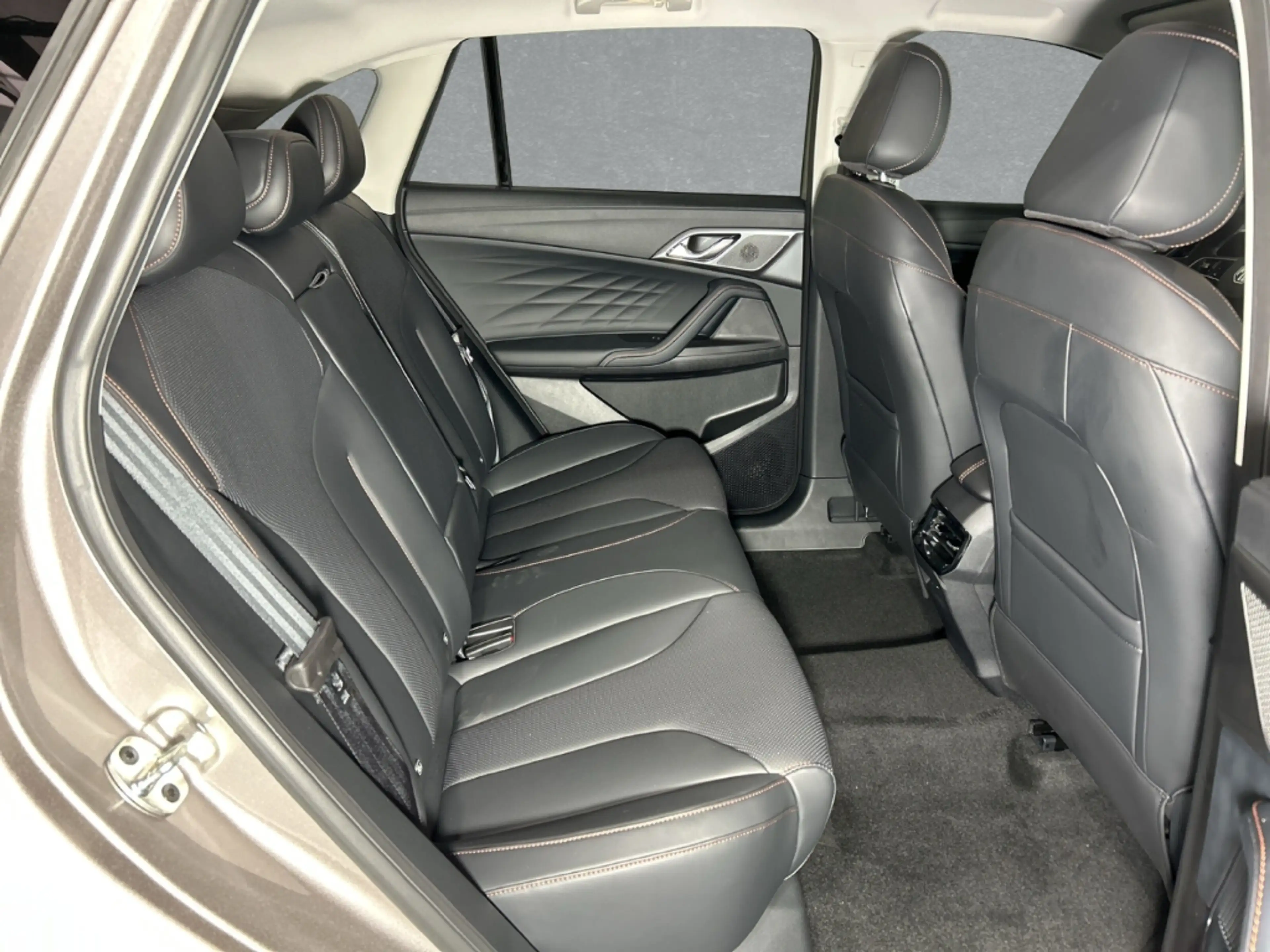 MG EHS Luxury MY25.5 *SHZ* *2Z-Klima* *I-Smart* *CarPlay* — photo 5