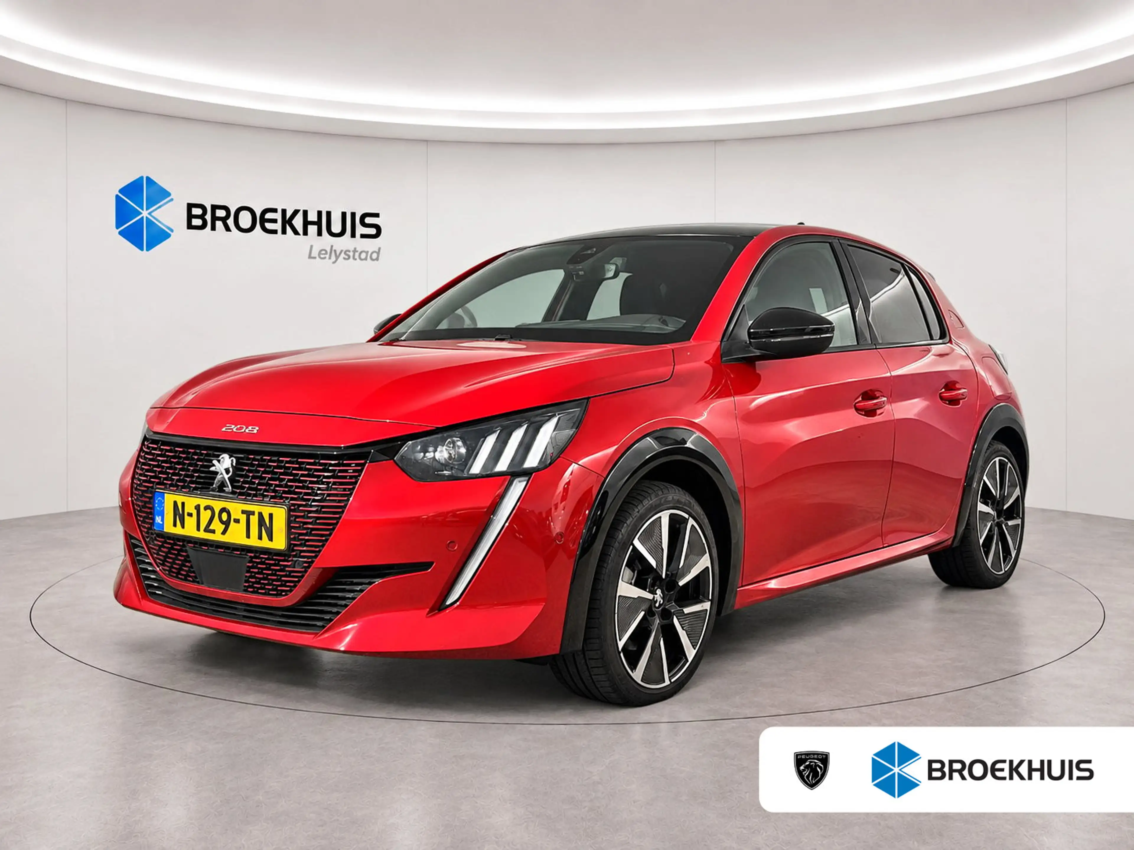 Peugeot e-208 EV 136PK GT PACK AUTOMAAT / SOH 93% / NAVI / LEDER
