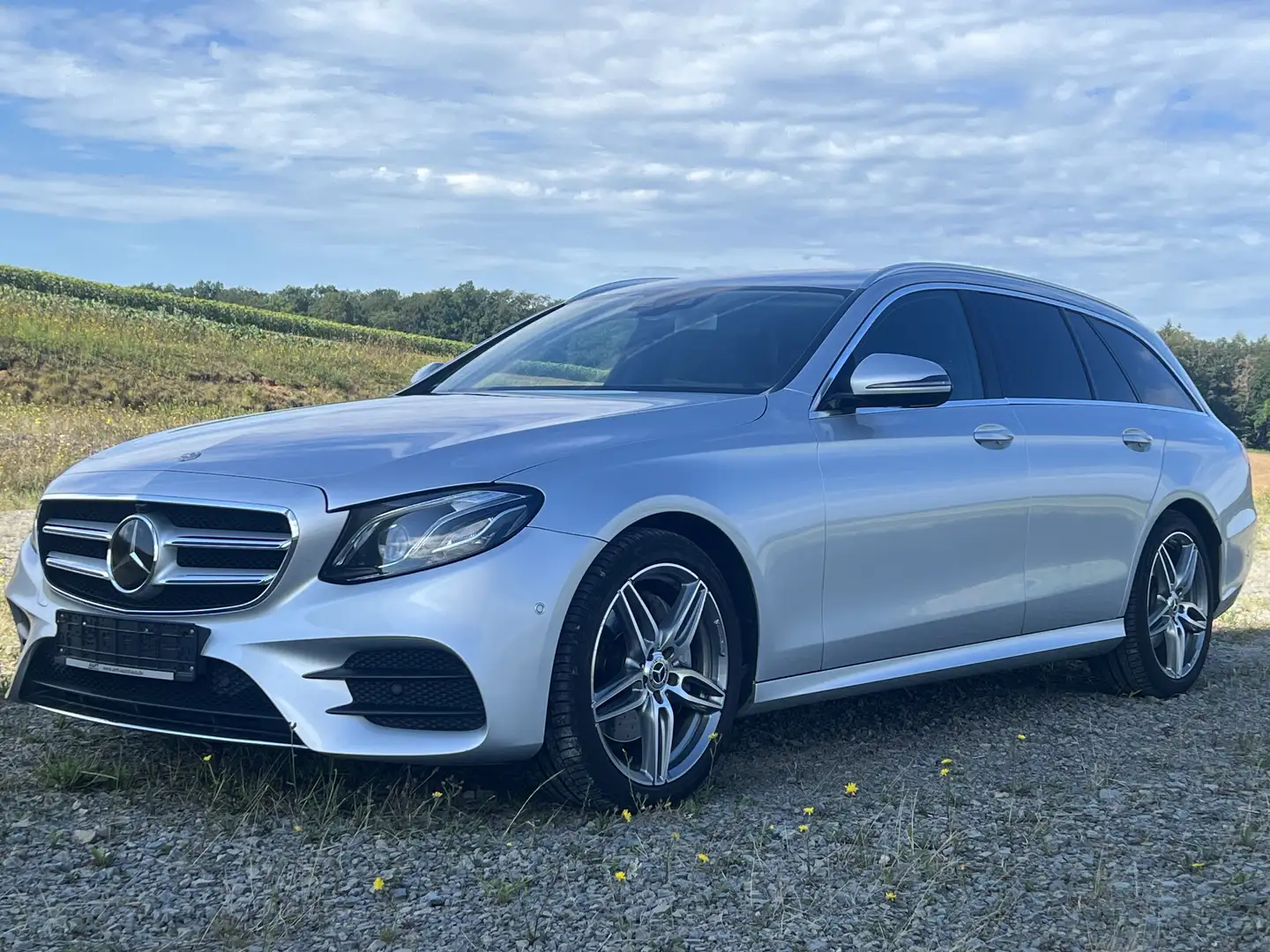 Mercedes-Benz E 350 *AMG Line*Burm*SHD*8-Fach*Multibeam*HeadUp Silber - 2