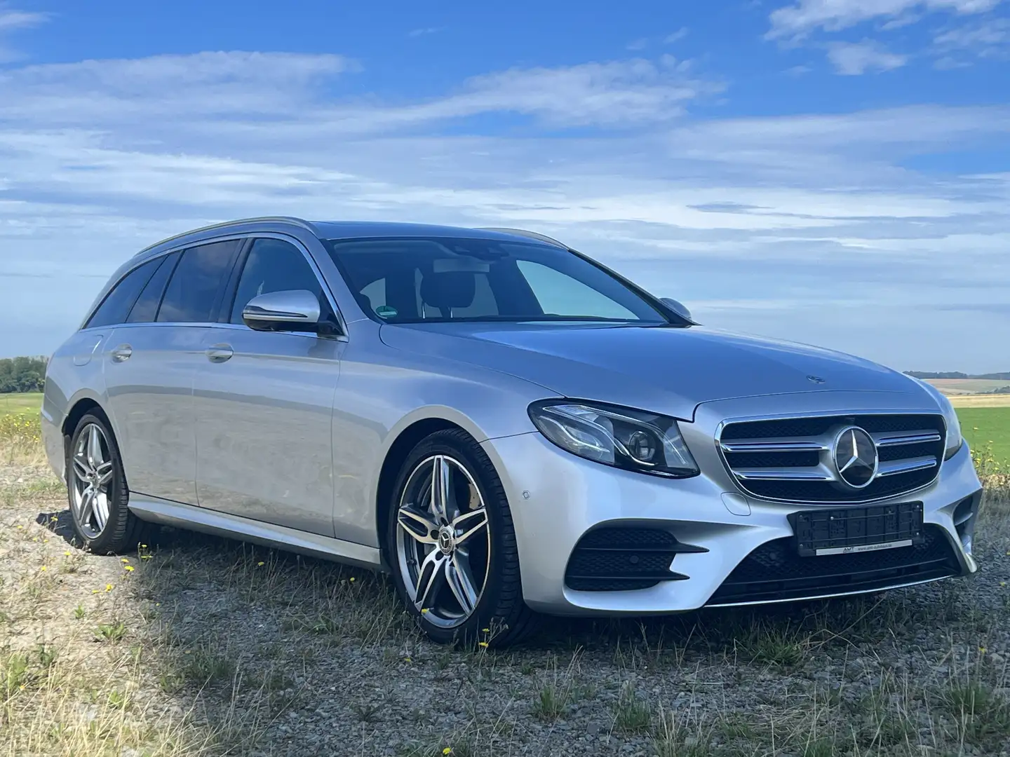 Mercedes-Benz E 350 *AMG Line*Burm*SHD*8-Fach*Multibeam*HeadUp Silber - 1