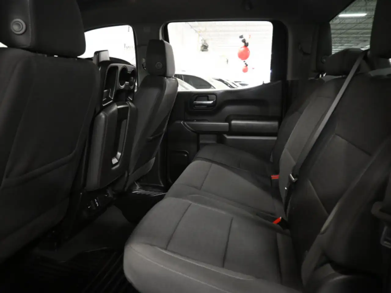 Chevrolet Silverado 1500 снимка Chevrolet Silverado 1500