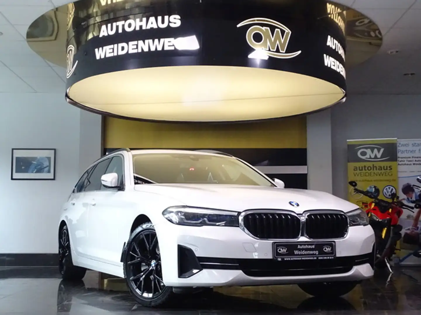 BMW 520 520d LED Leder PDC Cam LiveCock.DAB SHZ 1 Hand Blanc - 2