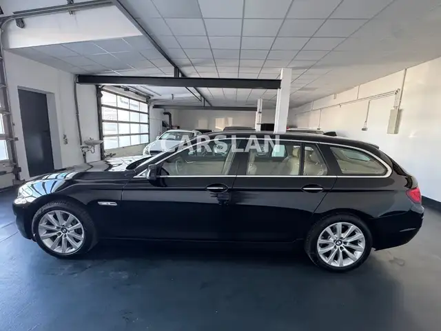 BMW 5 Series view 9