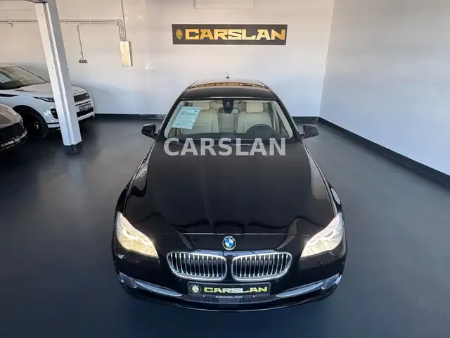 BMW 5 Series view 6