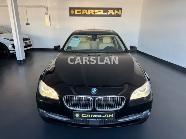 BMW 5 Series view 3