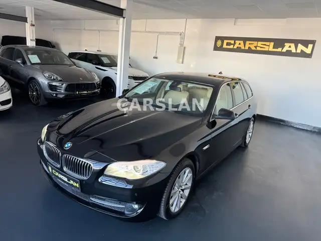 BMW 5 Series view 4