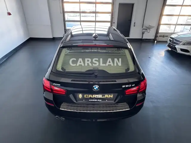 BMW 5 Series view 14