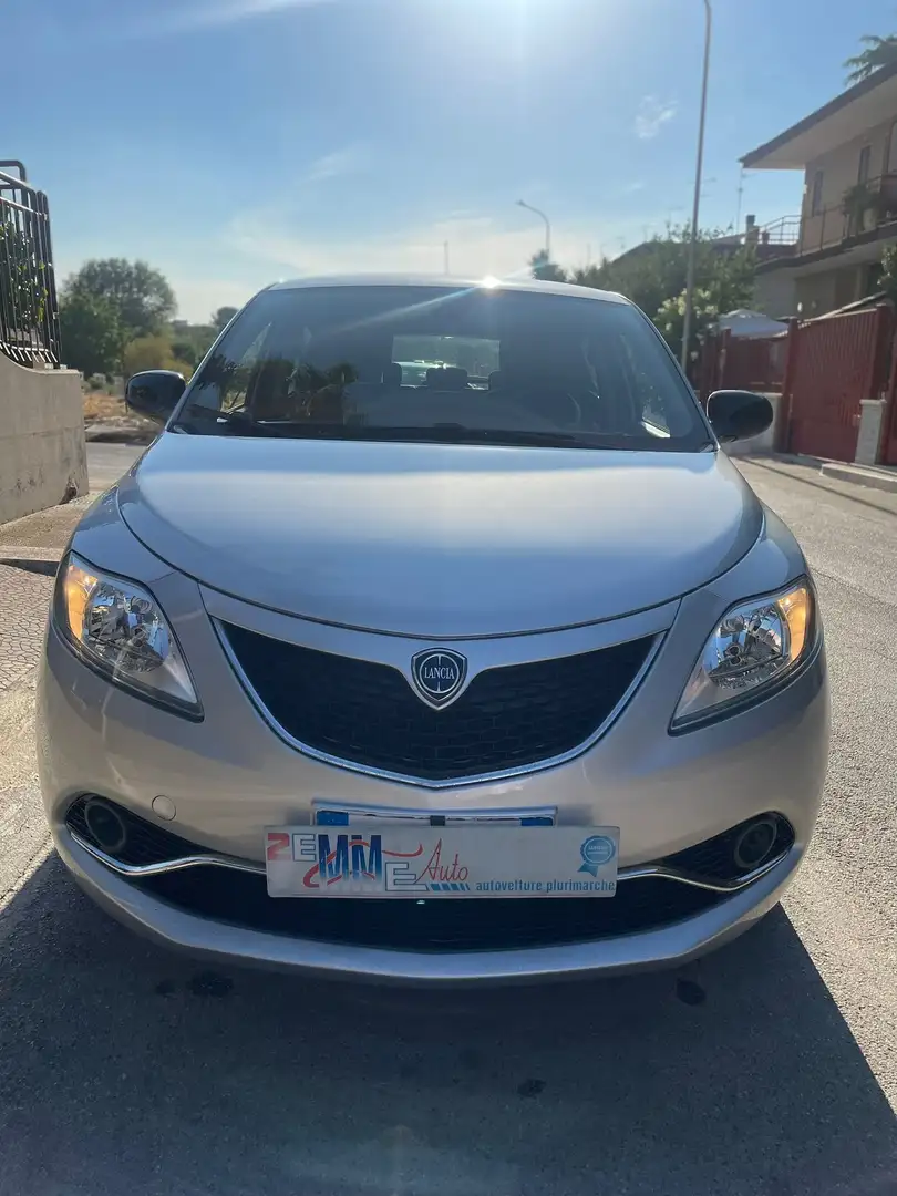 Lancia Ypsilon Ypsilon III 2015 1.2 Platinum 69cv my16 Argento - 2