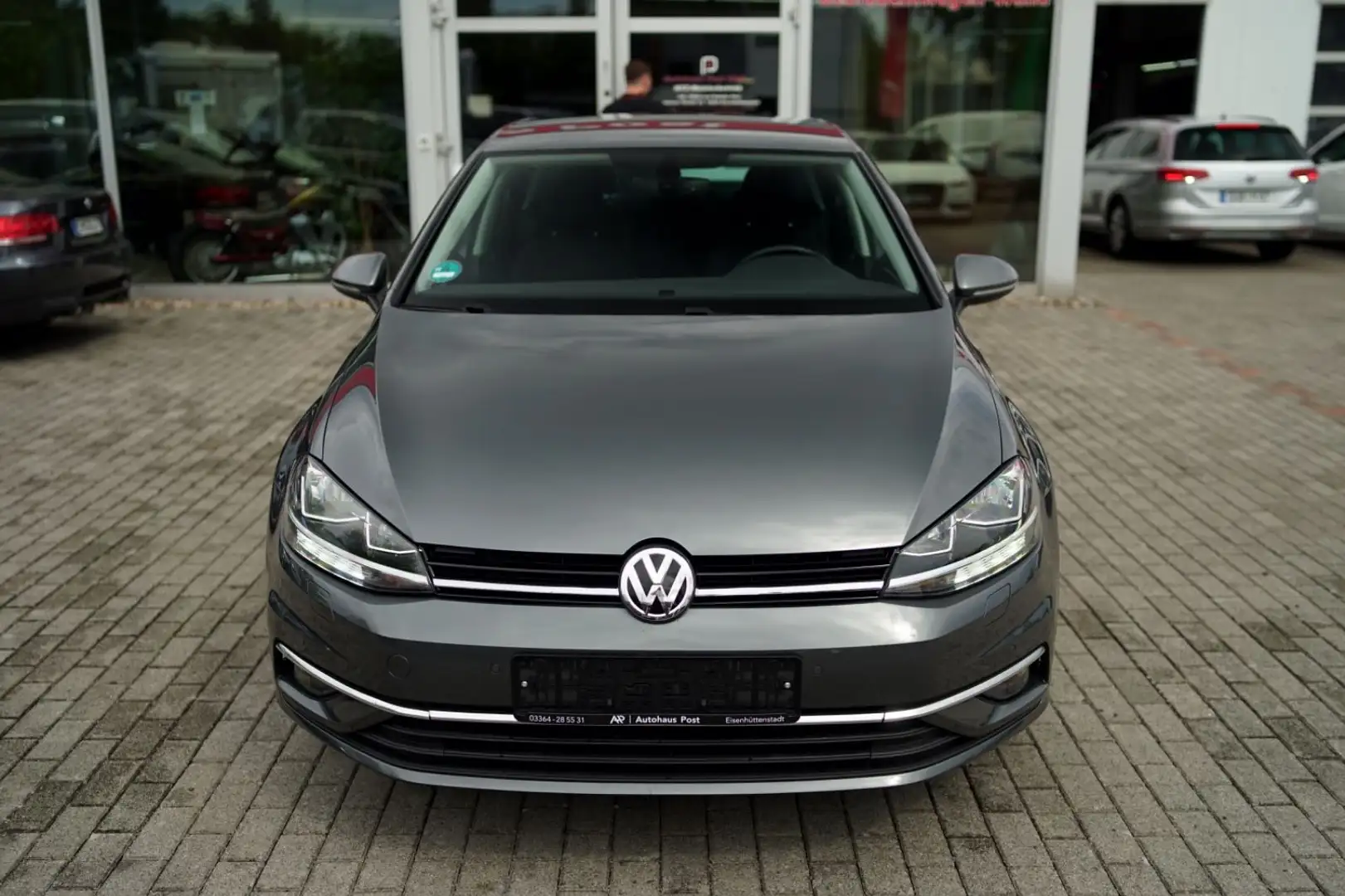 Volkswagen Golf VII Lim. Sound ACC CarPlay PDC Sitzheizung - 2